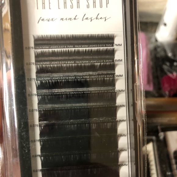 Eyelash Extension Supply Lot - Picture 2 of 13